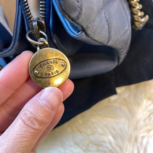 Authentic Chanel tote - Picture 8 of 16